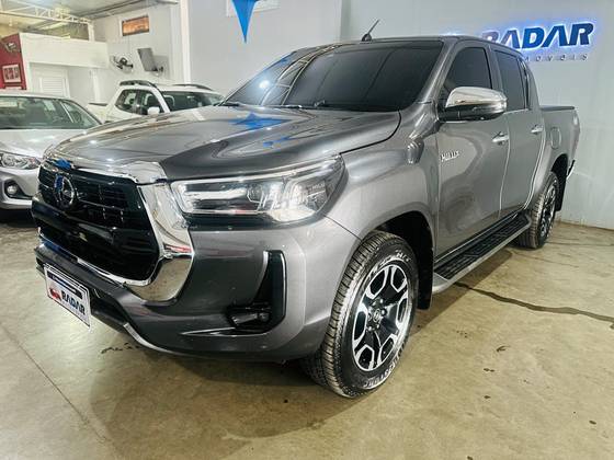 TOYOTA HILUX 2.8 D-4D TURBO DIESEL CD SRX 4X4 AUTOMÁTICO
